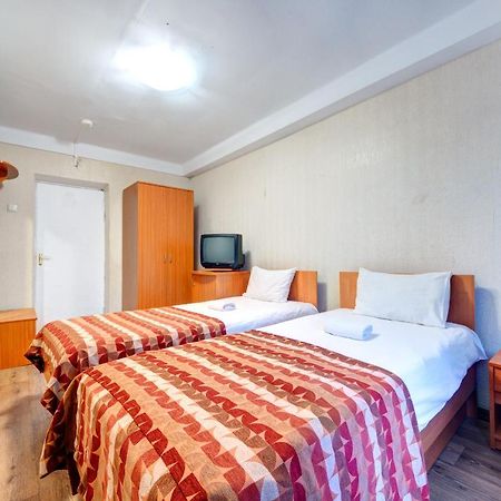 Holosiyvsky Hotel Kiev Eksteriør billede