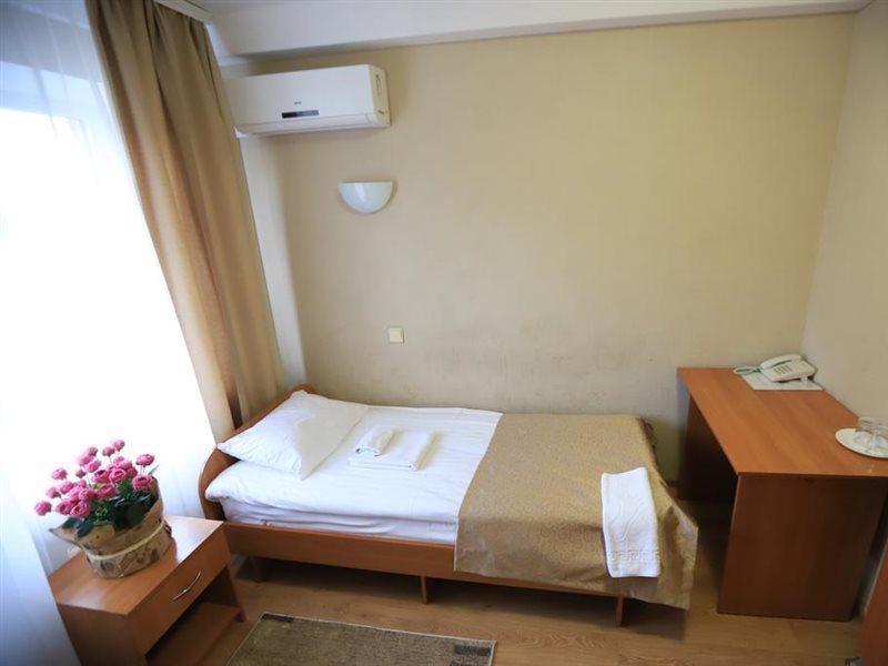 Holosiyvsky Hotel Kiev Eksteriør billede