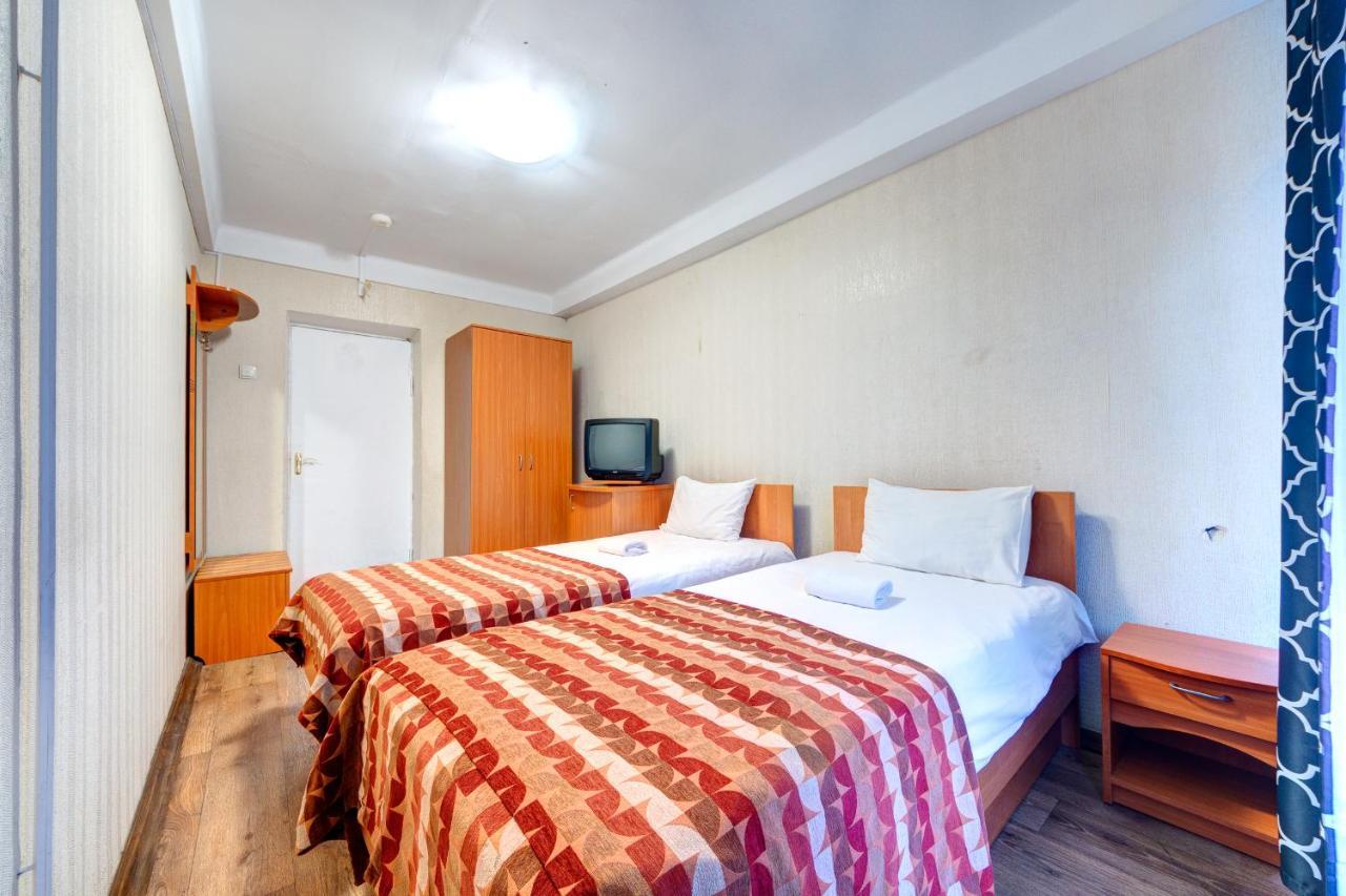 Holosiyvsky Hotel Kiev Eksteriør billede