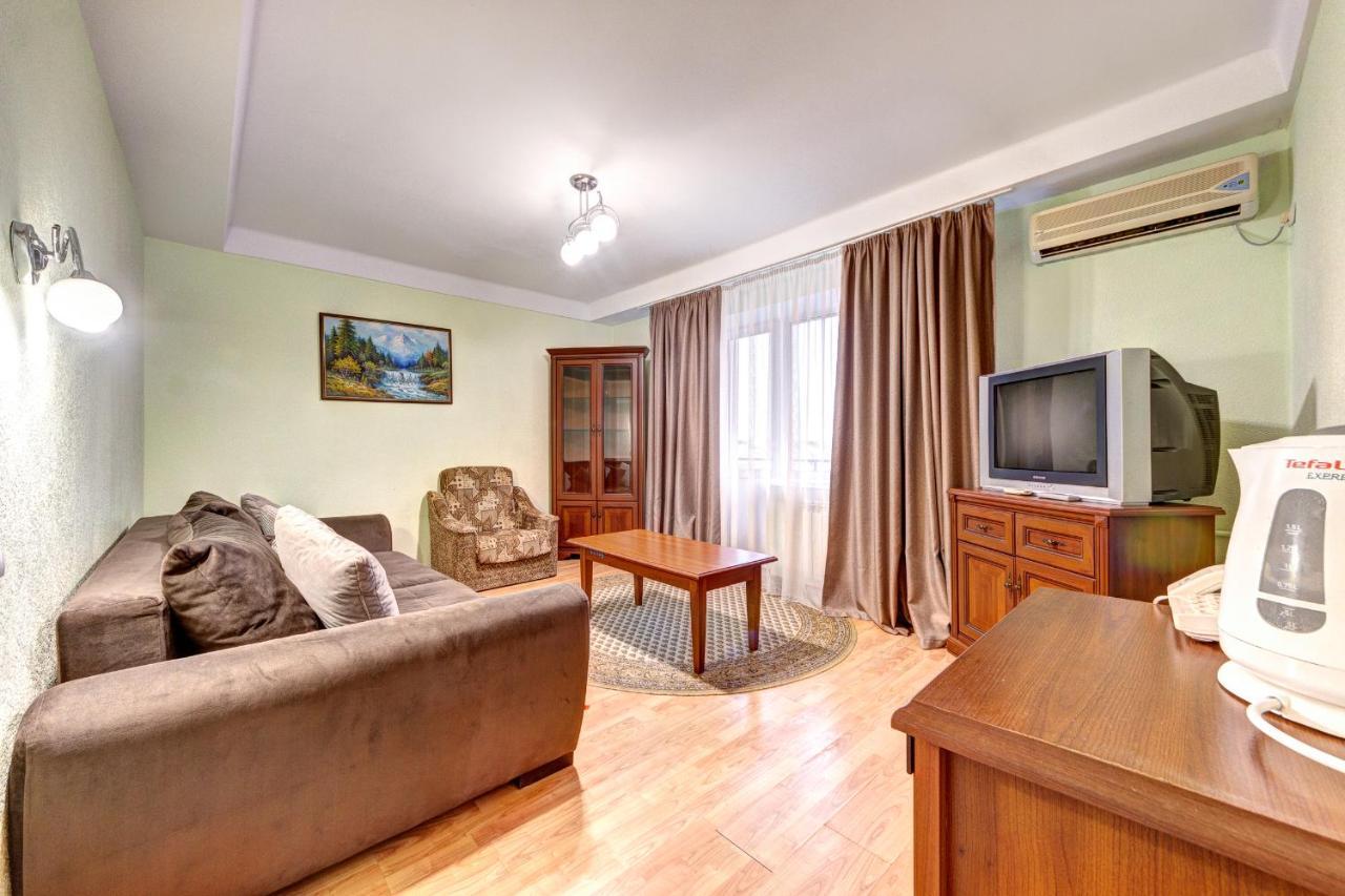 Holosiyvsky Hotel Kiev Eksteriør billede