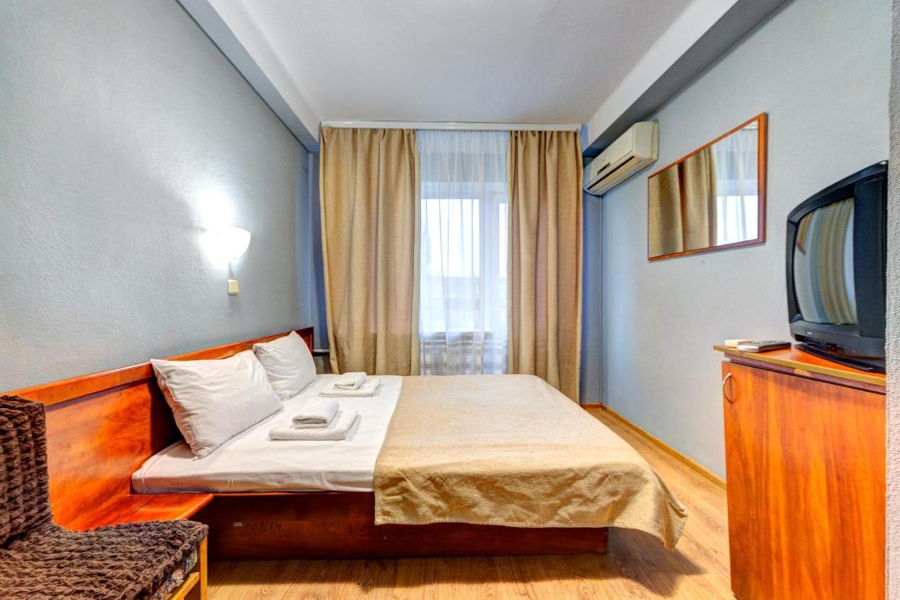 Holosiyvsky Hotel Kiev Eksteriør billede
