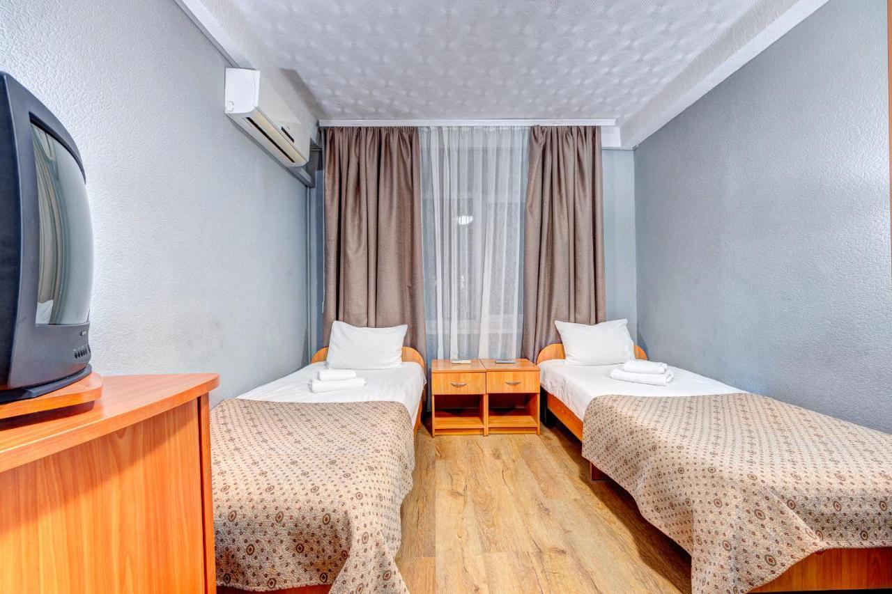 Holosiyvsky Hotel Kiev Eksteriør billede